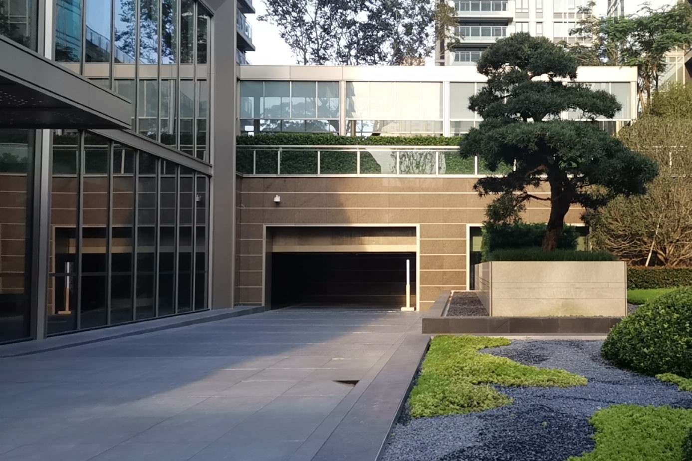 万科瑧山府裙楼